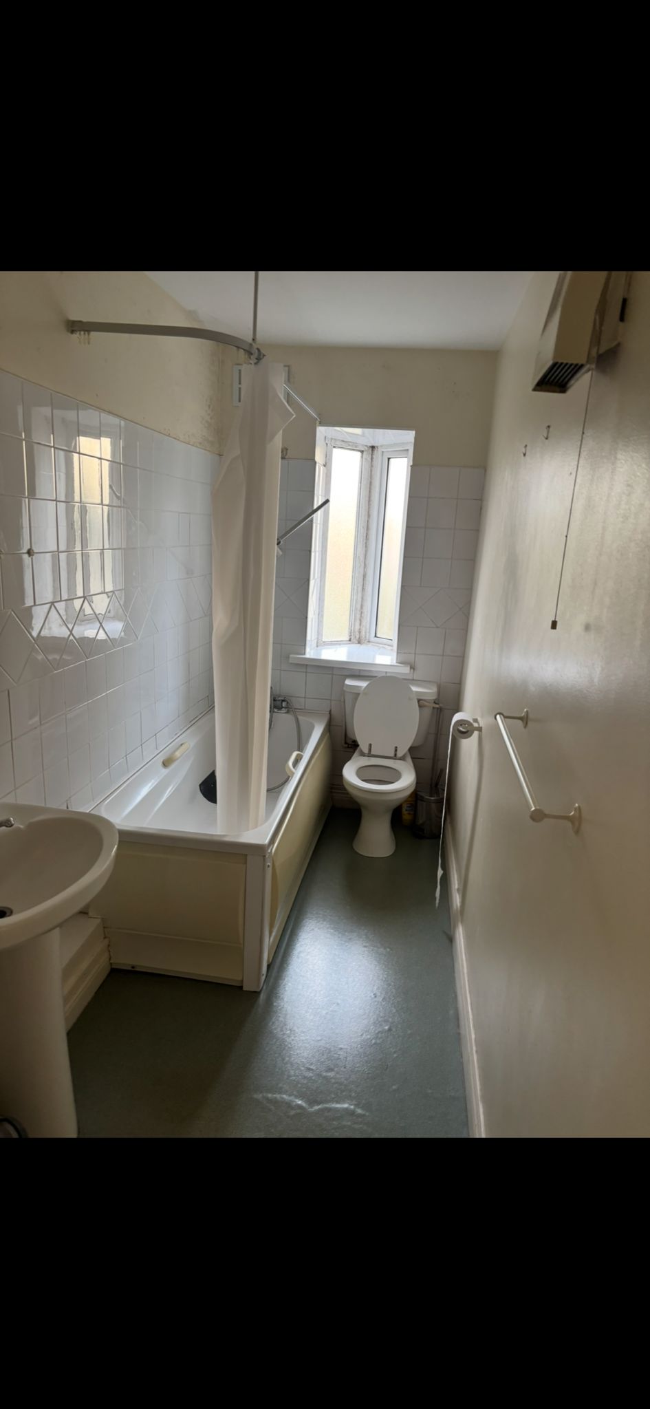 Bathroom before renovation